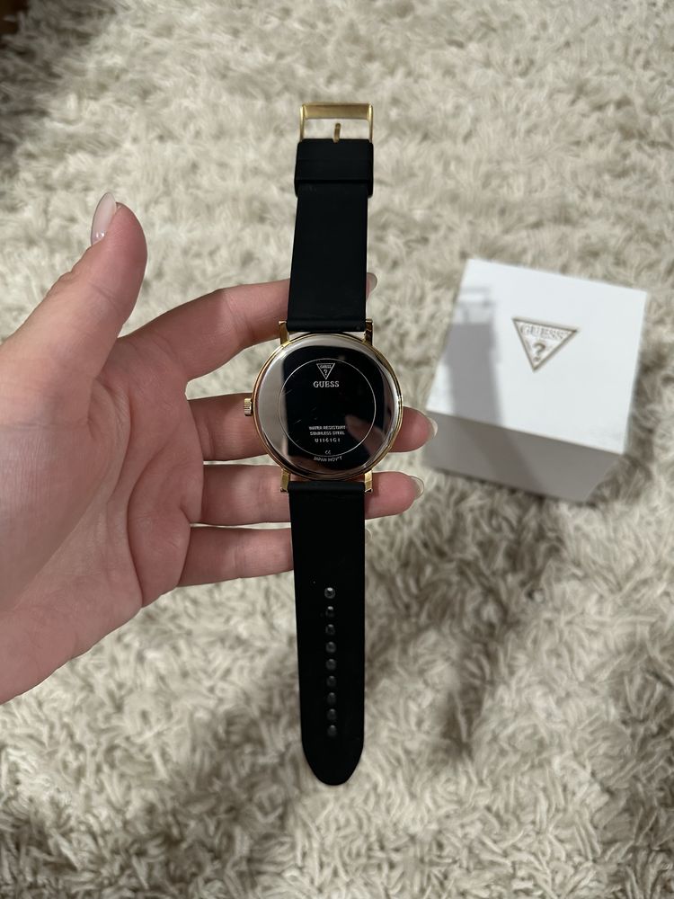 Часы оригинал.Guess