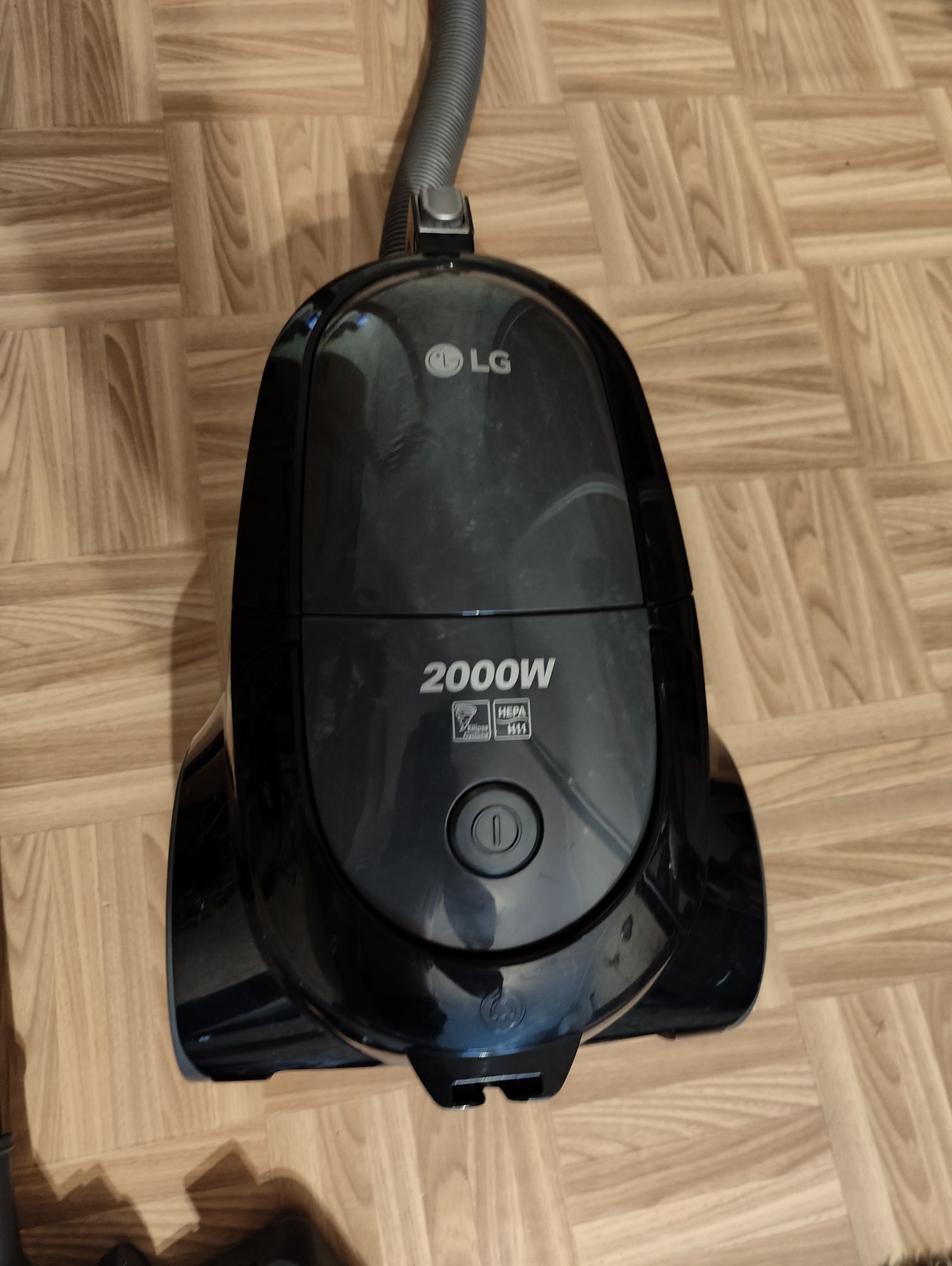 Пылесос LG 2000 W