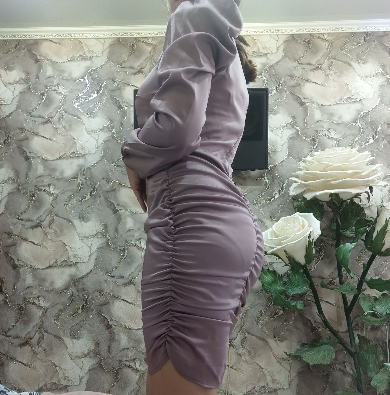 Платье атласное новое