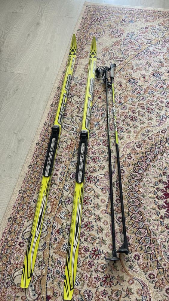 Продам лыжи Fischer sprint crown