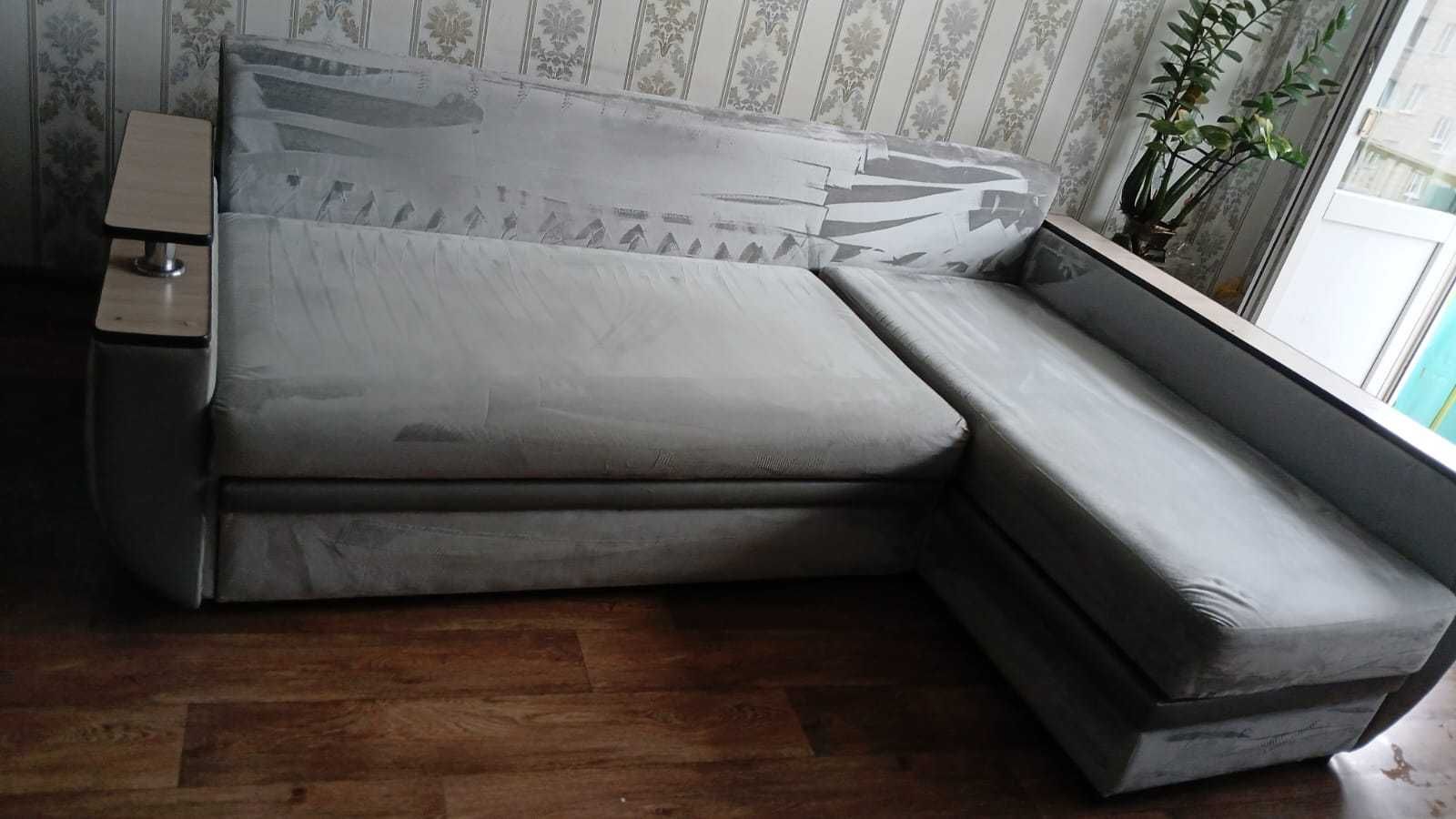 СРОЧНО!   Угловой диван+кресло. Журнальный стол в ПОДАРОК