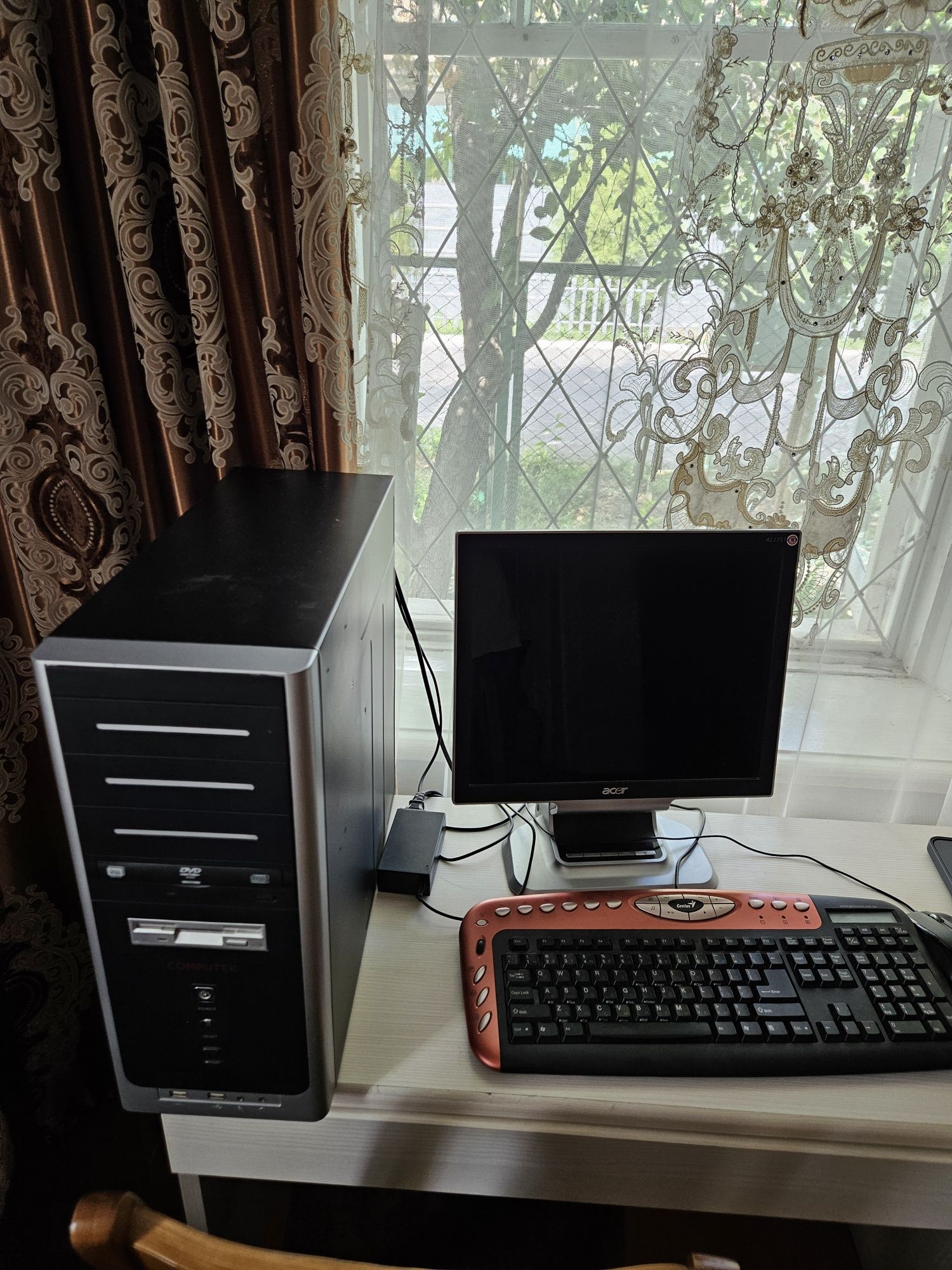 Продам б/у компьютер