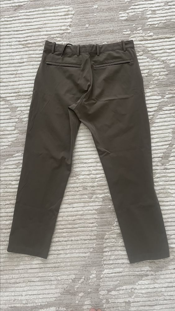 Брюки Uniqlo б/у в отличном состоянии