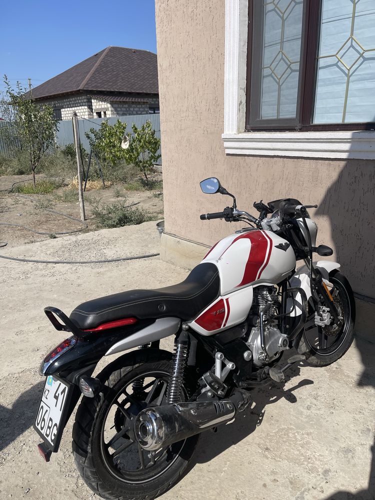 Продаётся мотоцикл Bajaj V15