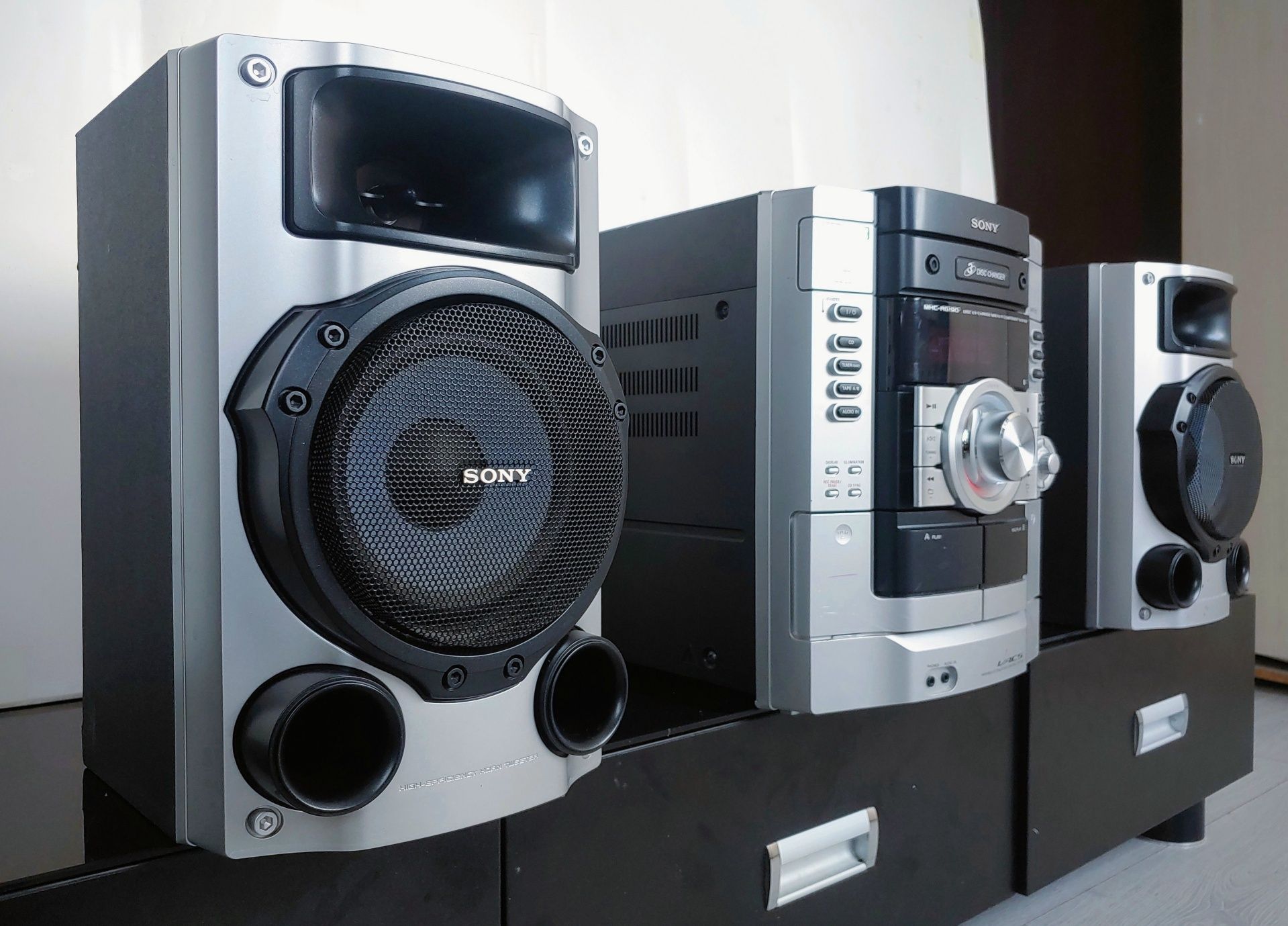 Продам мощный японский музыкальный центр SONY, колонка
