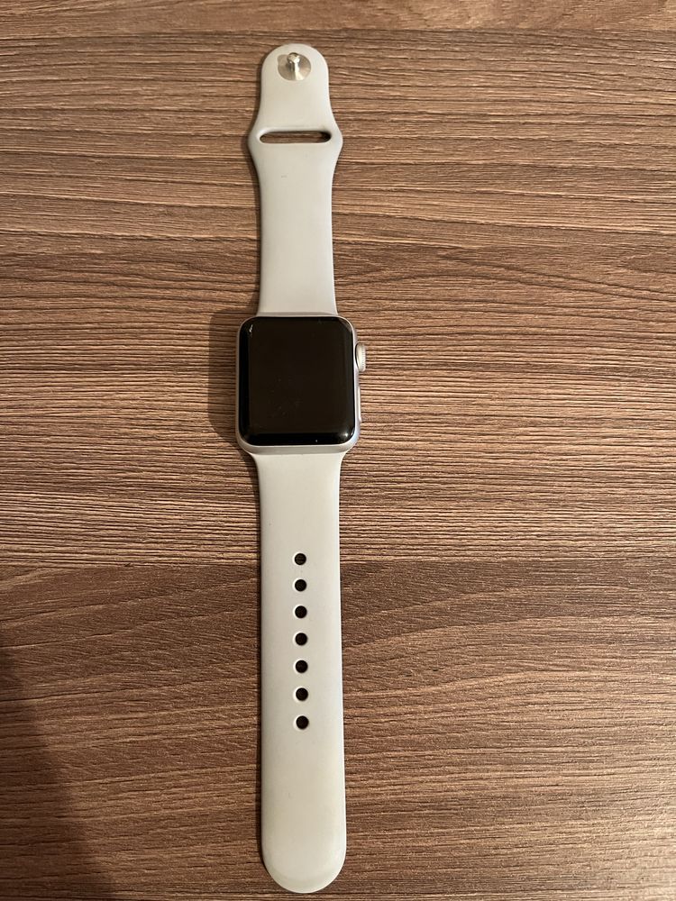 Продам Айфон 13 а также Apple Watch 3-38 мм