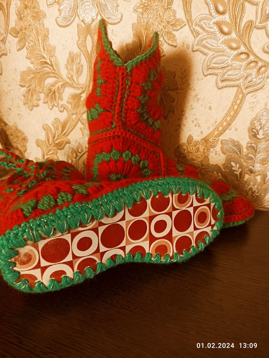 Домашние сапожки и тапочки