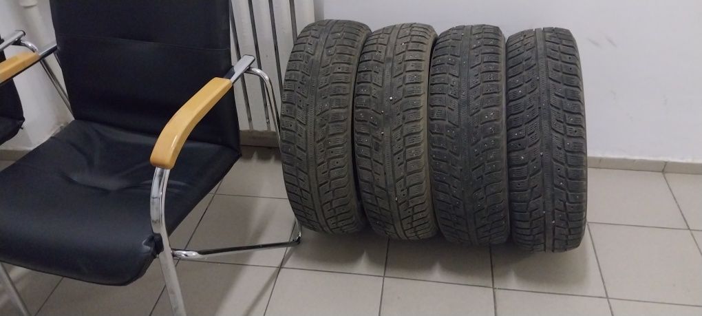 Продам зимние шины 4шт в комплекте
