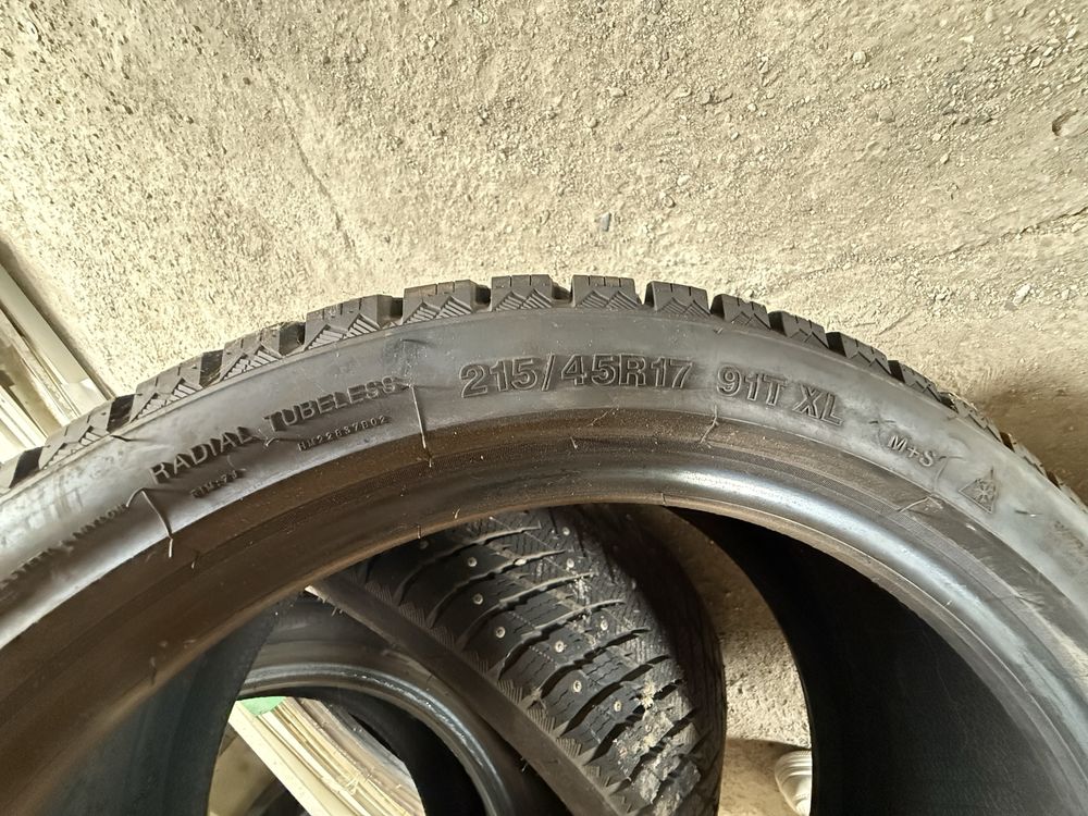 резина шипованную R17 215/45