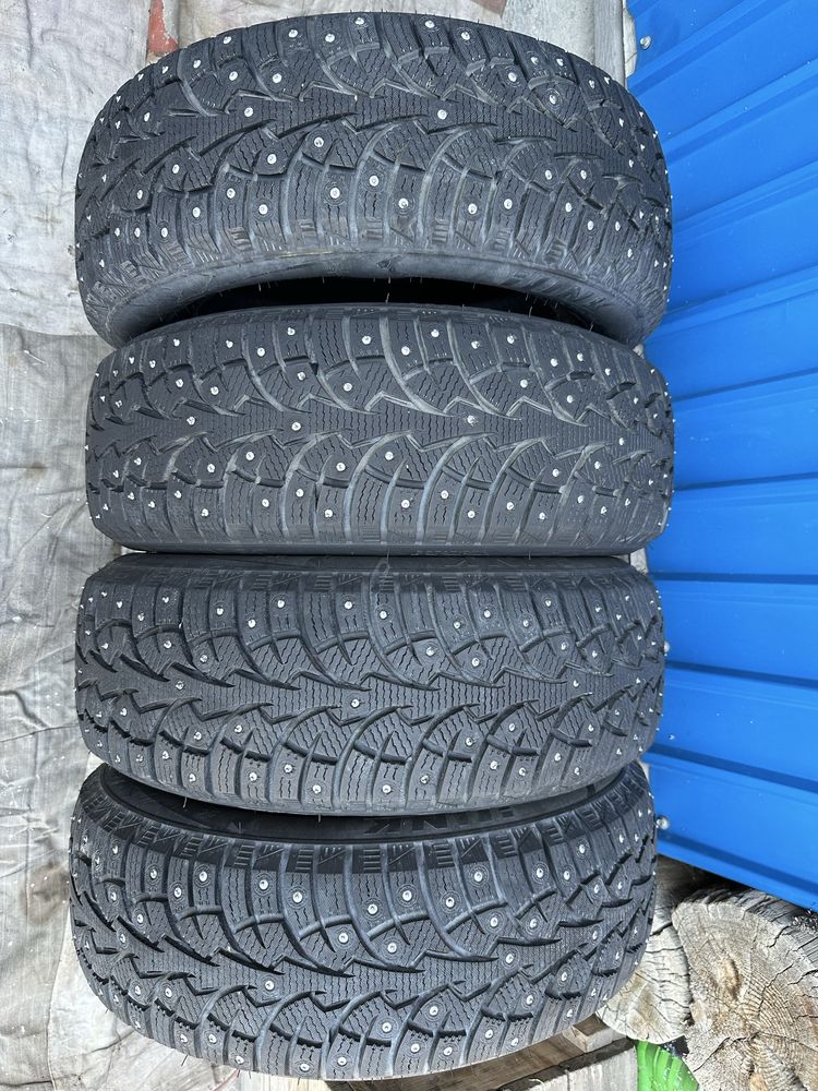Продам зимние шины 185/60 R15.