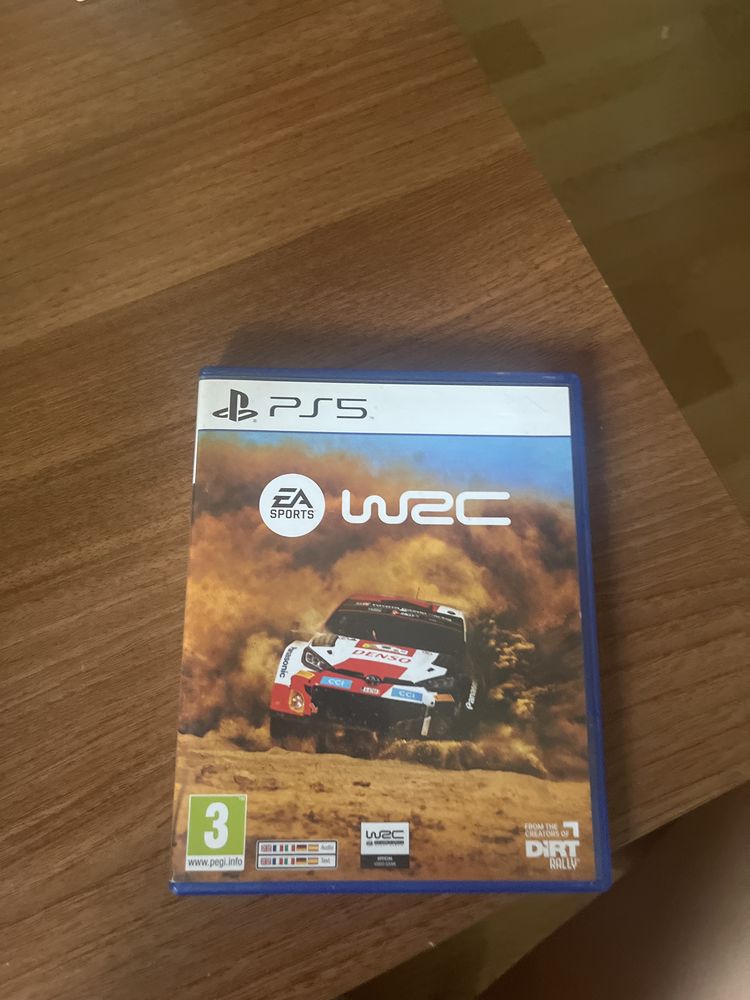 два диска от playstation5