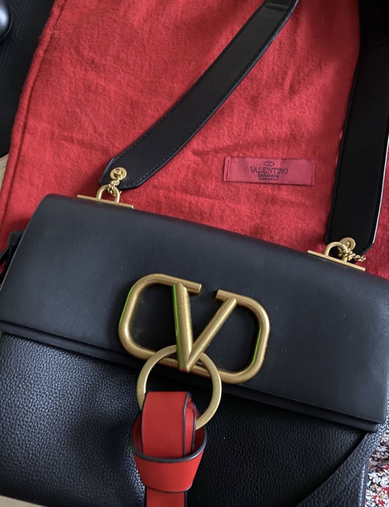 Продам сумку из натуральной кожи под Valentino