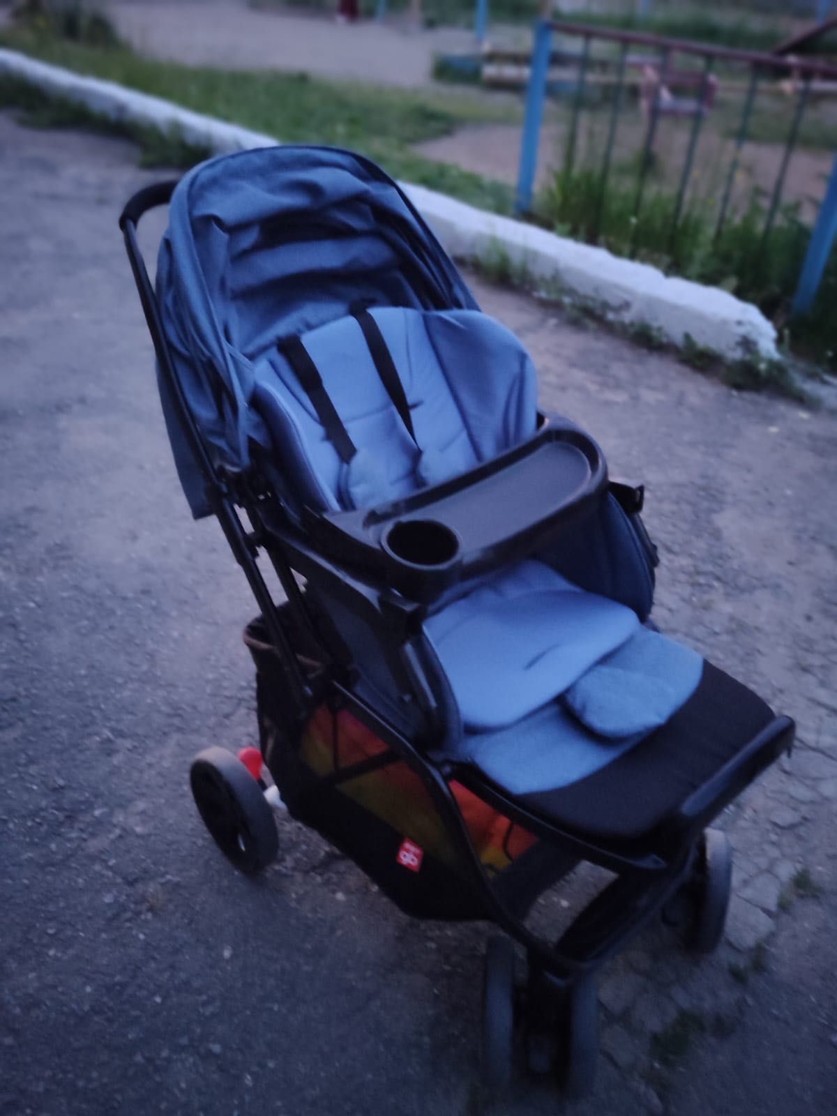 Продам коляску демисезонная