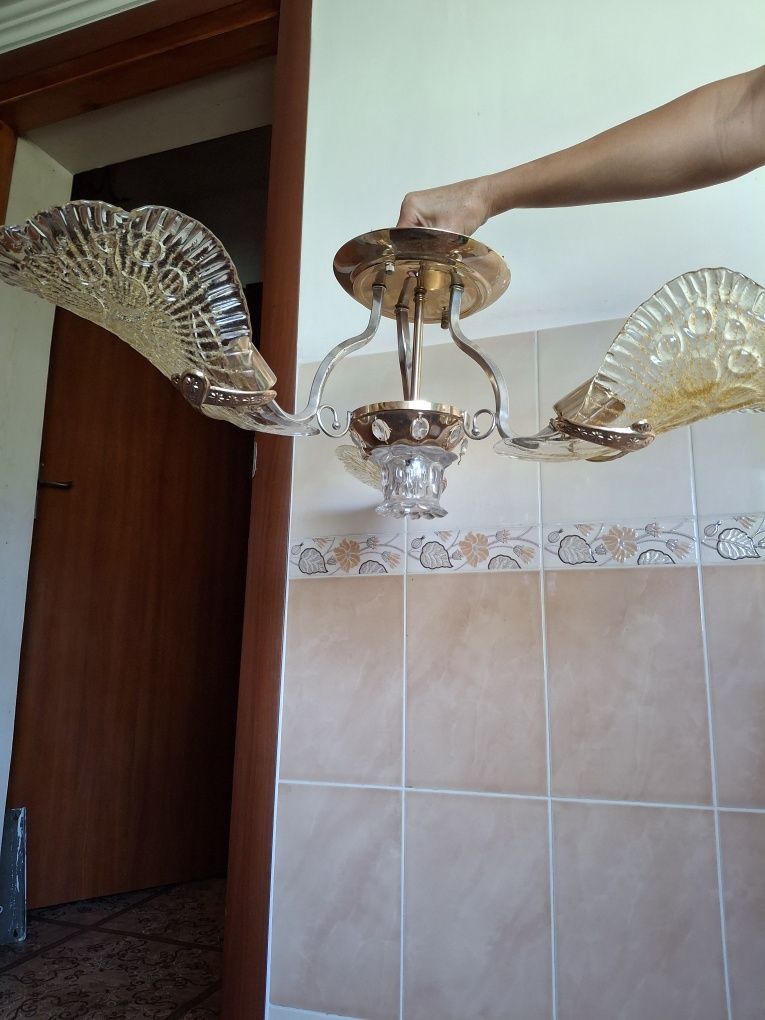 Люстра три рожка