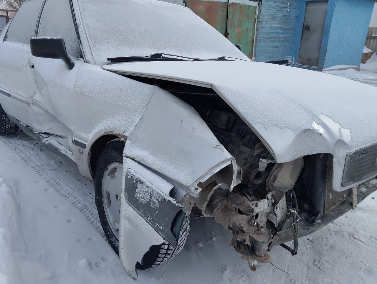 Ауди 80 б4 по запчастяем продаю... Можно селиком всё есть..
