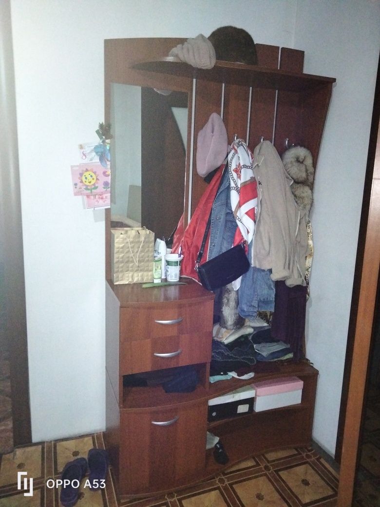 Продам срочно прихожую