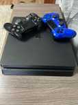 Продам приставку Sony PlayStation4 Slim.