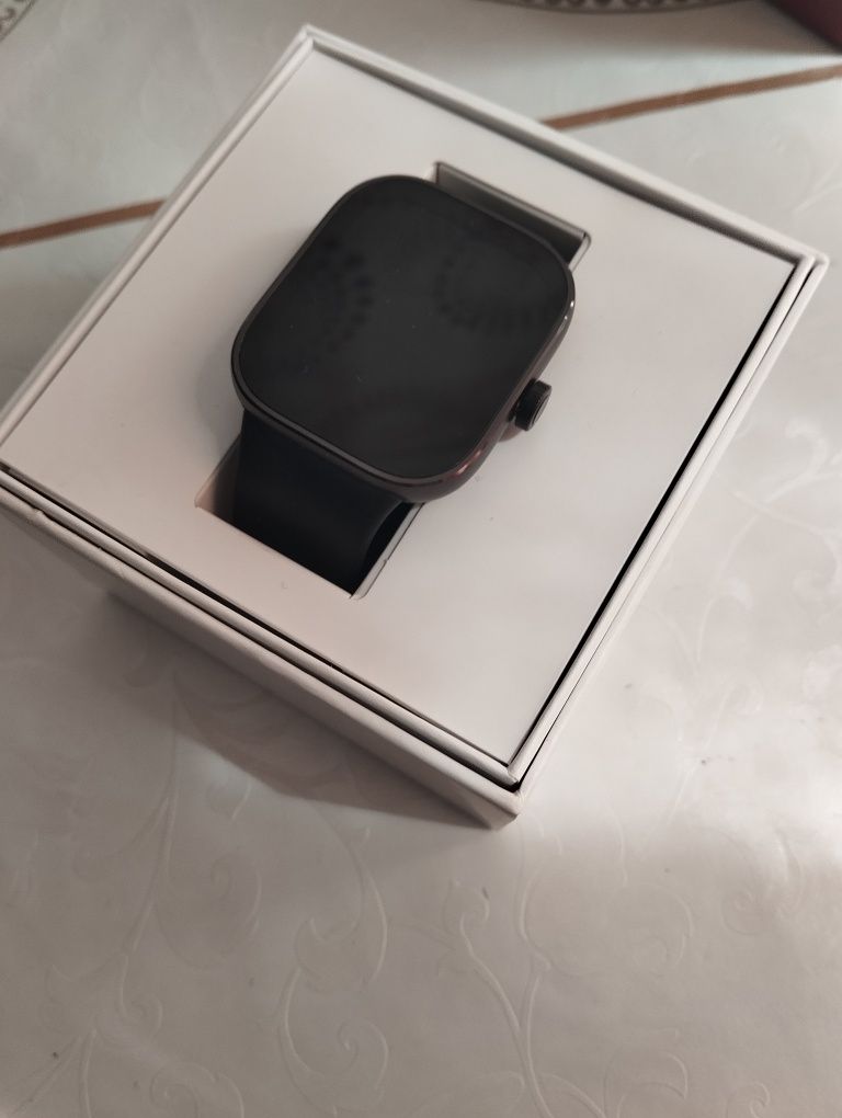 Redmi Watch 4 очен хорошое состаяние ни разу не носил (с коробкой)