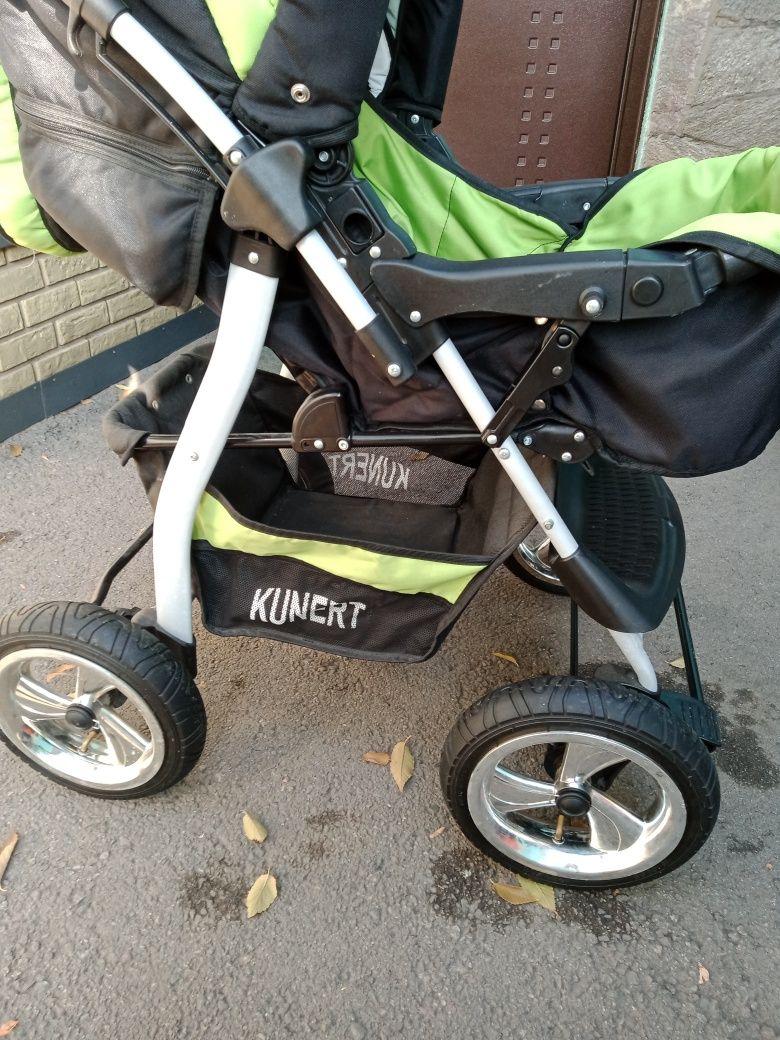 Продам детскую коляску