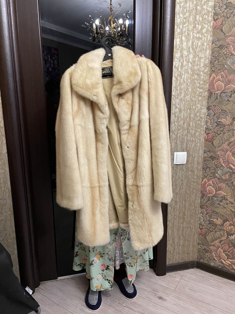 Норковые шубы почти новые