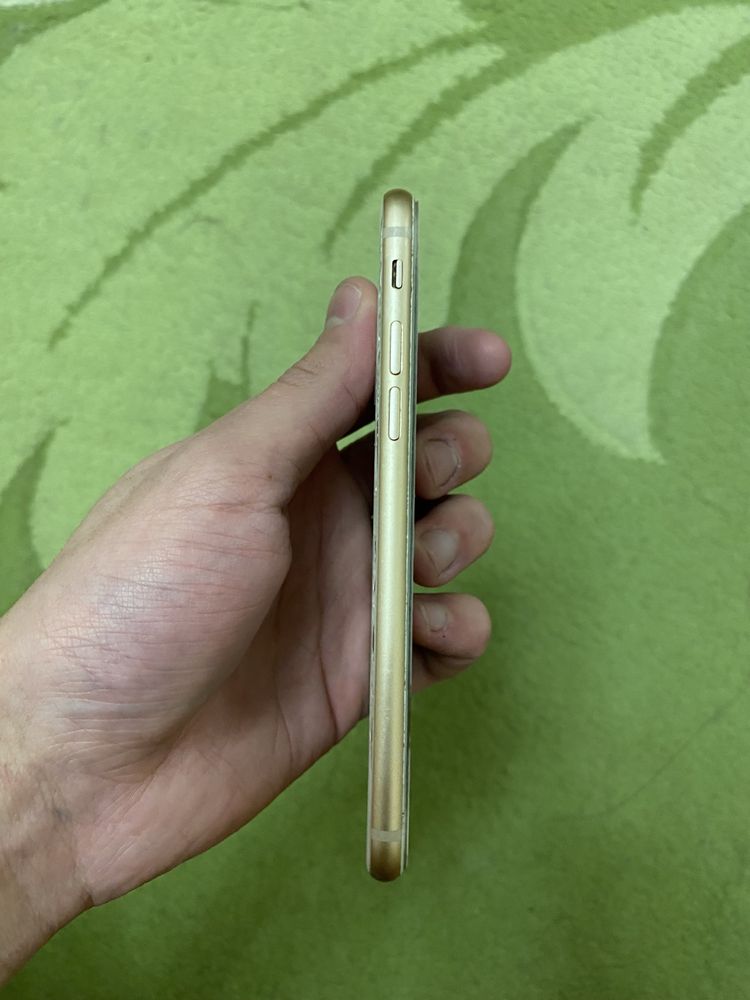 Продам IPhone 8 64 GB