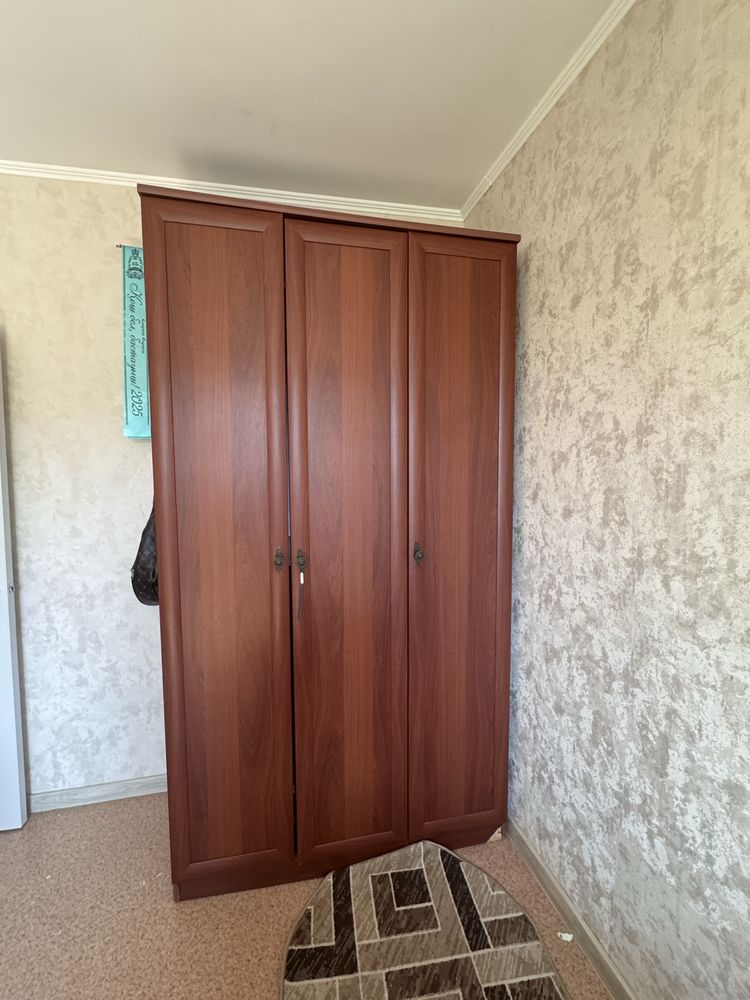 Продам шкаф 3 х дверный