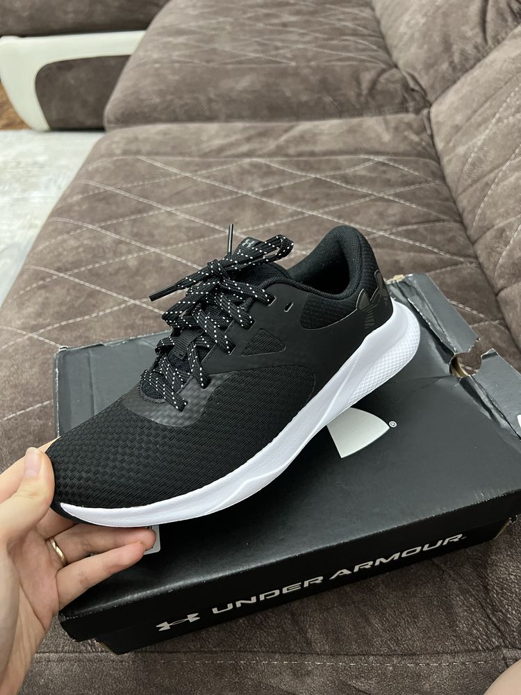 Кроссовки under armour
