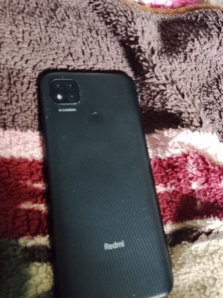 продам телефон б/у Redmi 9C