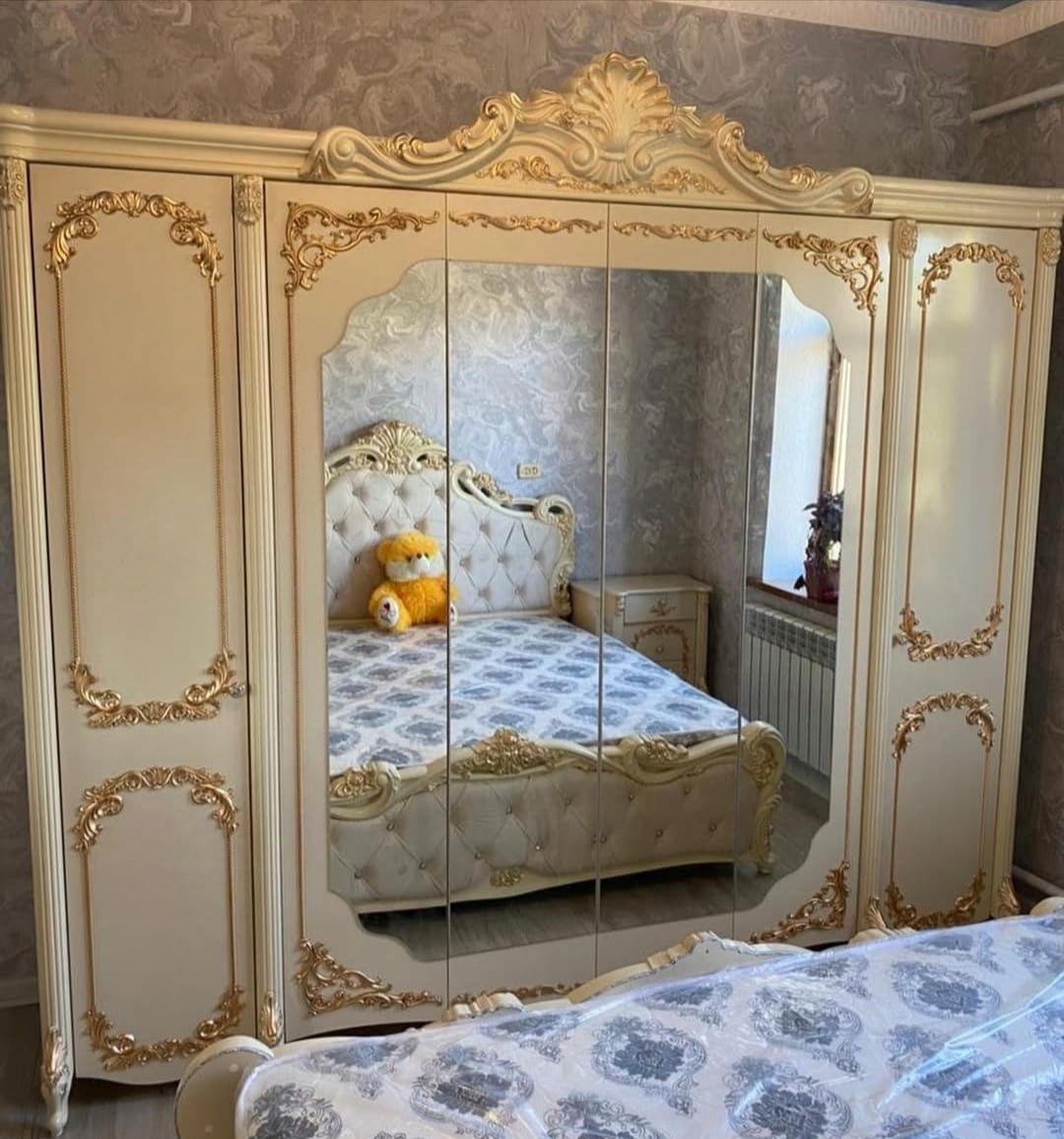 Продается спальный гарнитур
