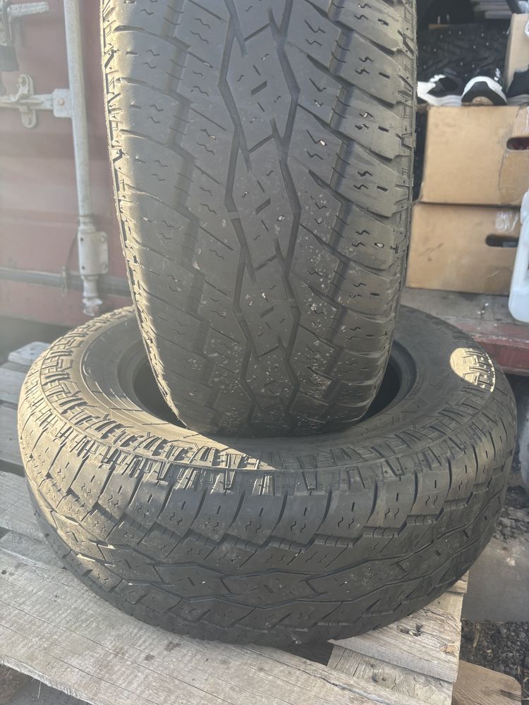 Продам резину 2 шт 265/65 R17 TOYO