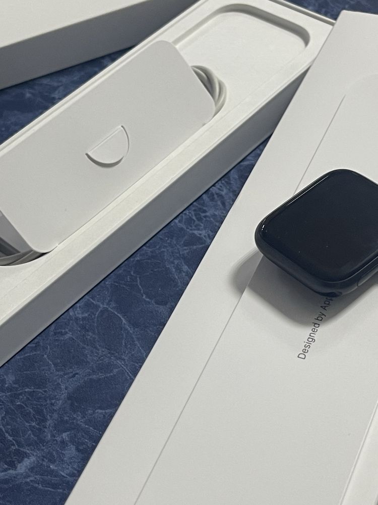 Apple Watch SE 44 mm полный комплект