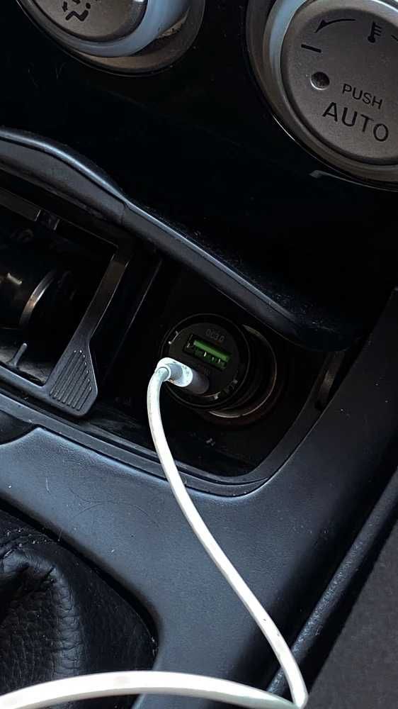 Быстрое зарядное устройство в прикуриватель автомобиля (turbo charger)