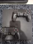Продам игровую приставку PlayStation 4 slim 512. В хорошом состоянии,