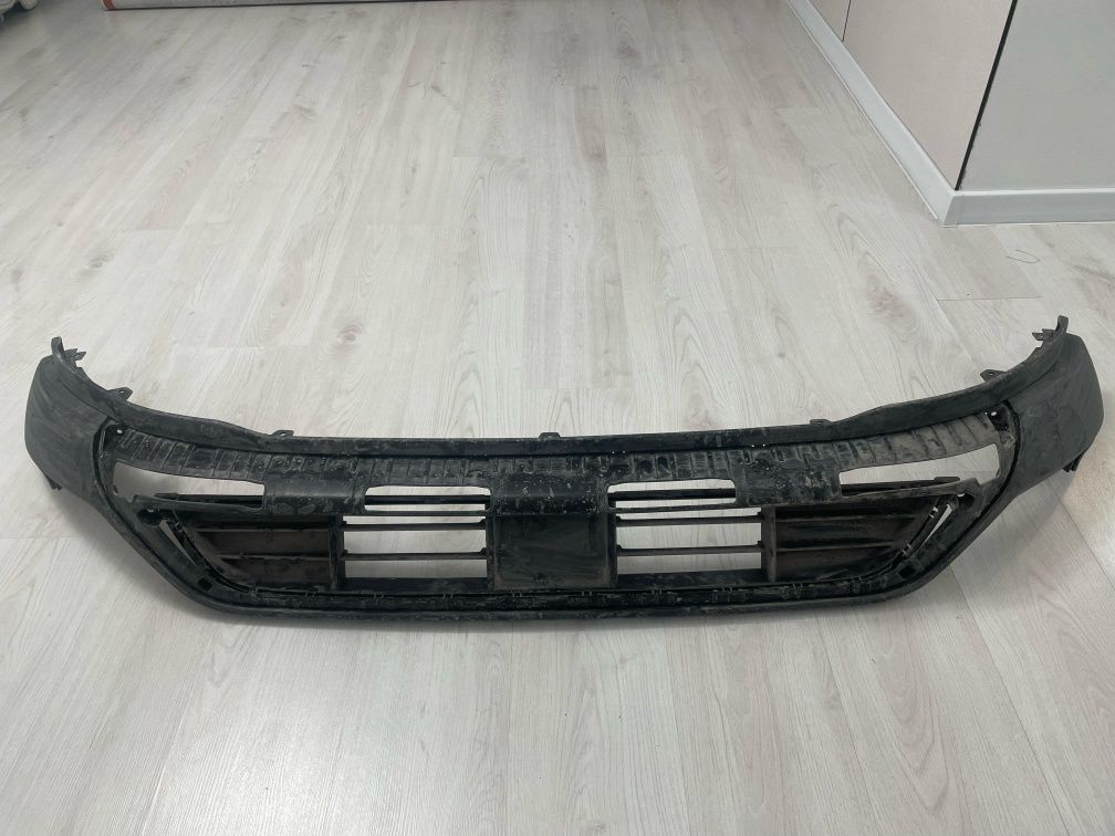 Передний бампер губа Hyundai Bayon