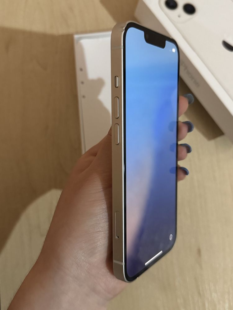 Iphone 13 белый 256 ГБ
