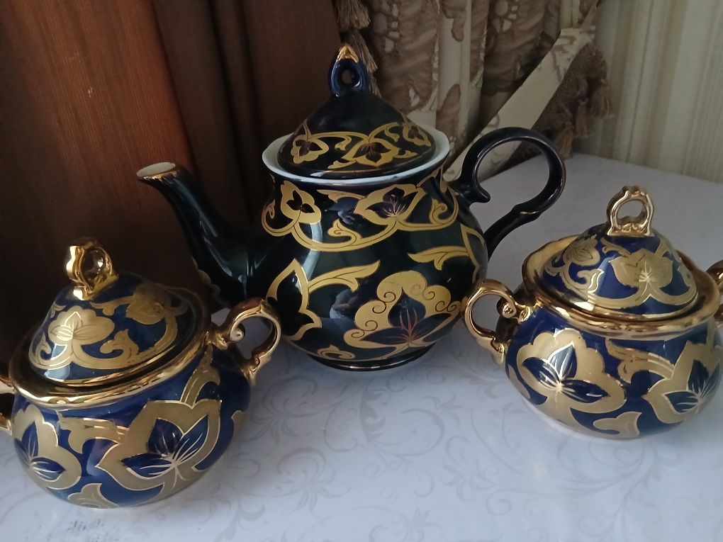 Заварник, 2 сахарницы, 2 кружечки