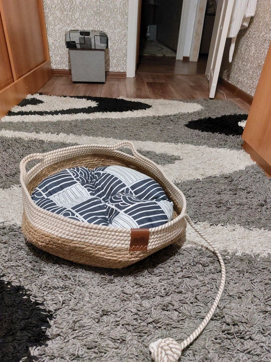 Лежанка для кошки