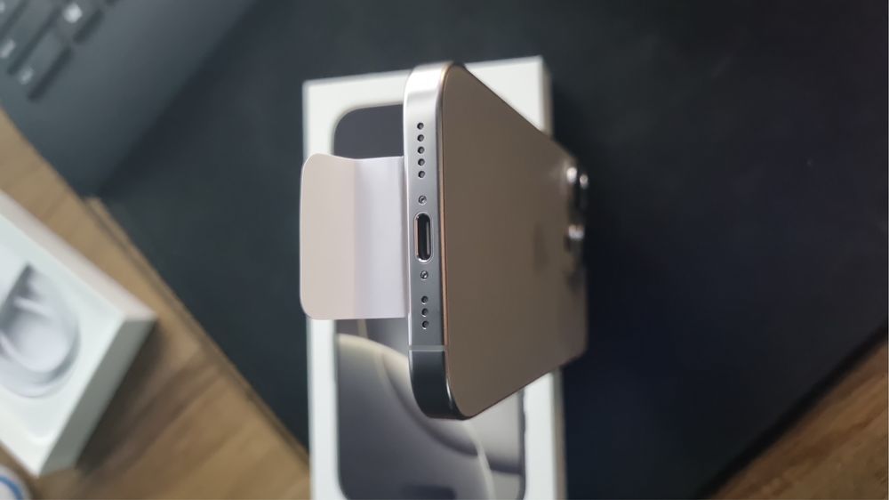 Продаётся айфон 16 про 256 gb. В идеальном состоянии. Почти новый.