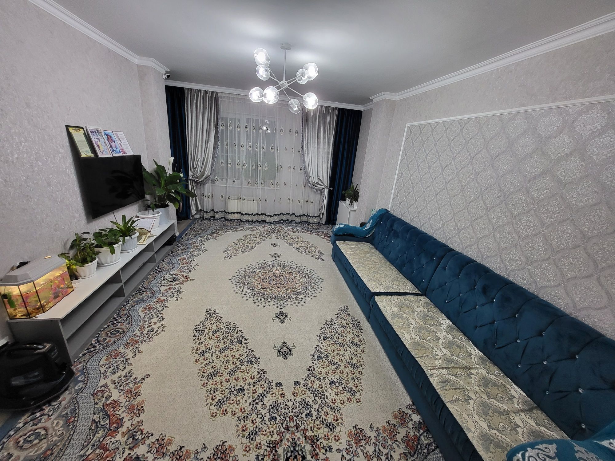 Продается 3 комнатная квартира.  Евро ремонт.