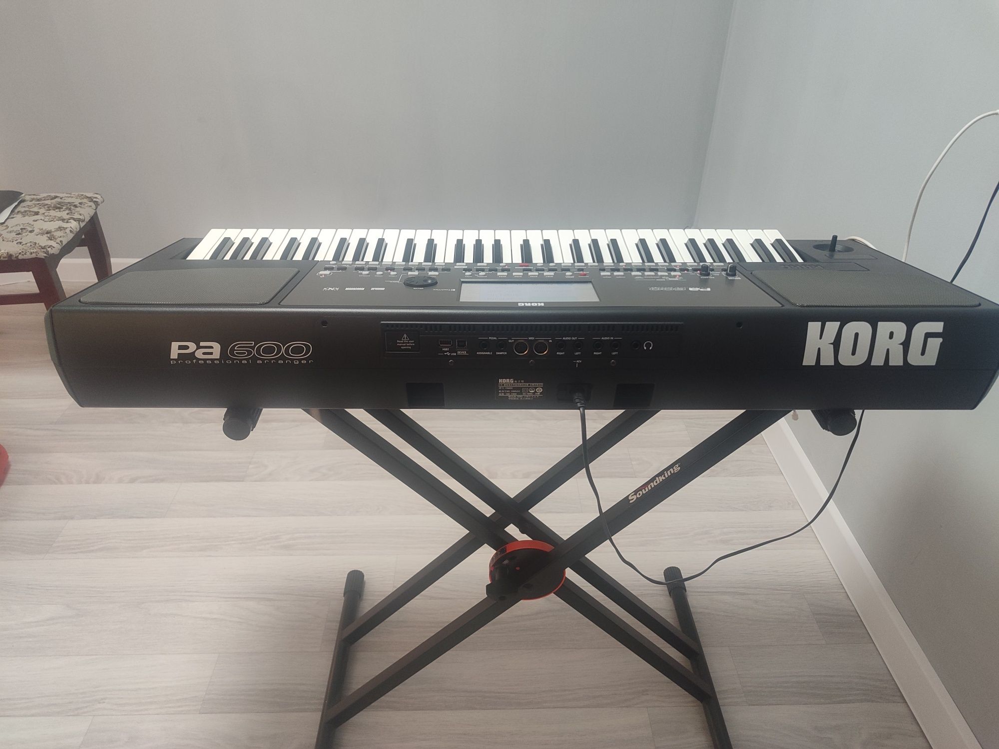 Продам Корг па 600
