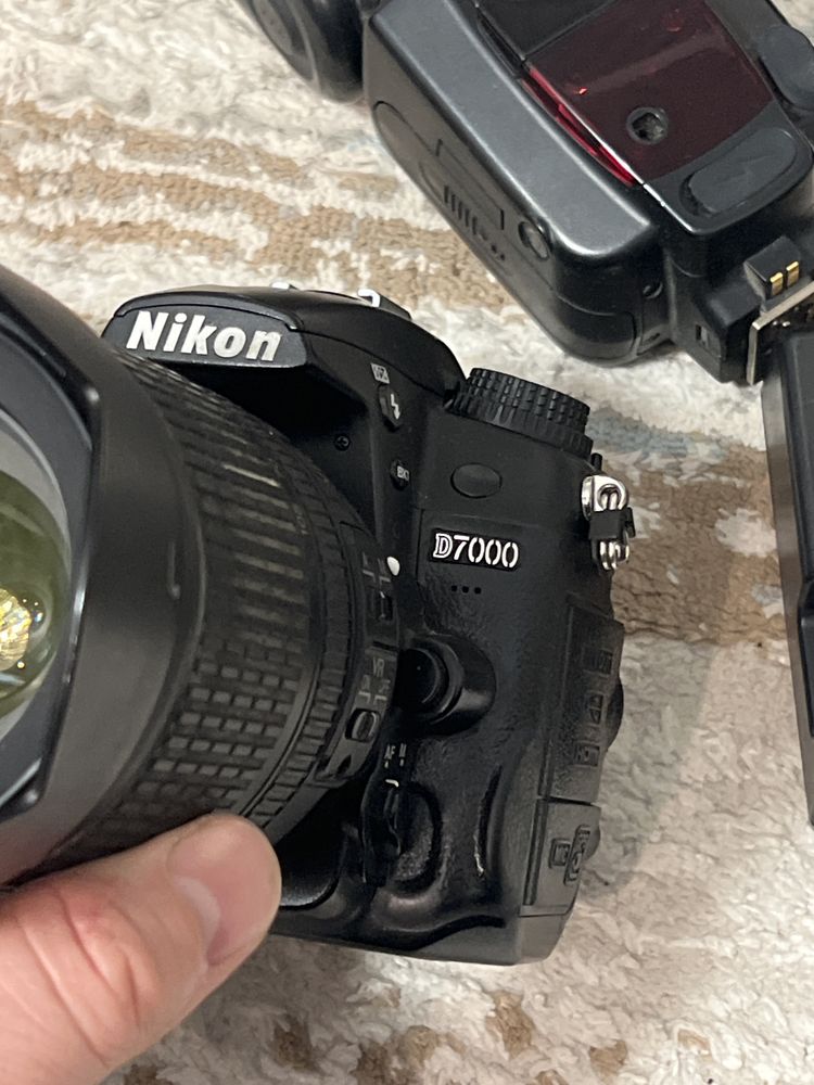 Nikon d7000 на продажу б/у в отличном состоянии