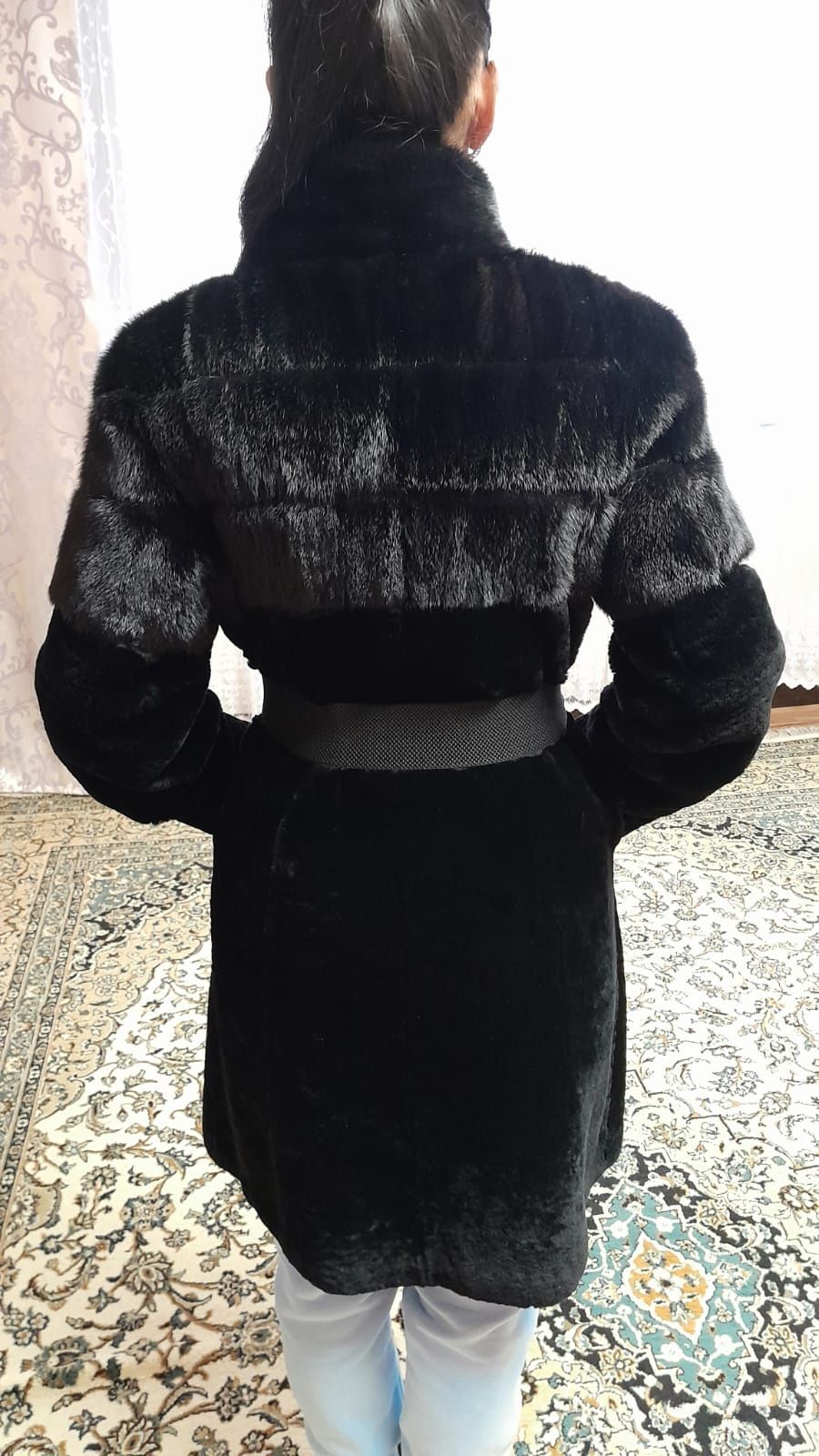 Продам срочно универсам шубу новаю