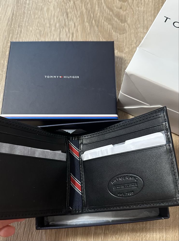 Портмоне Tommy Hilfiger