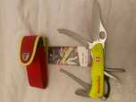 Нож туристический карманный RescueTool Victorinox