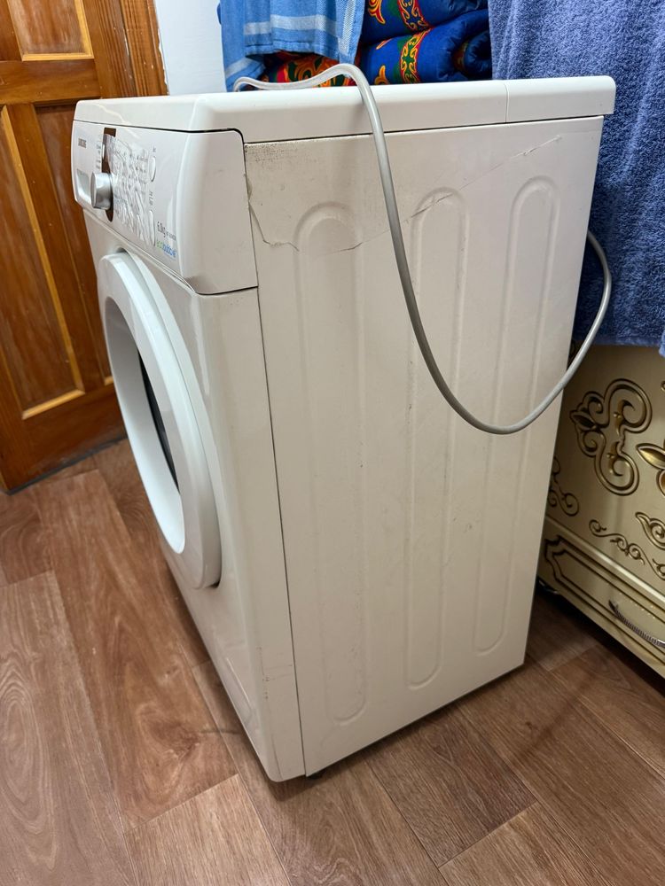 Продам стиральную машину Samsung WF1600WCW EcoBubble 6кг.