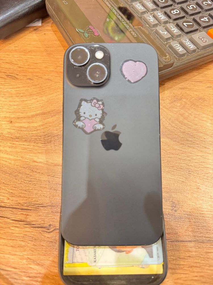 iPhone 15 128gb почти новый