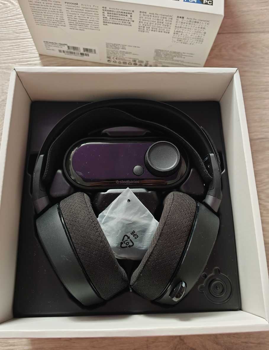 продам игровую гарнитуру SteelSeries Arctis Pro + Game DAC