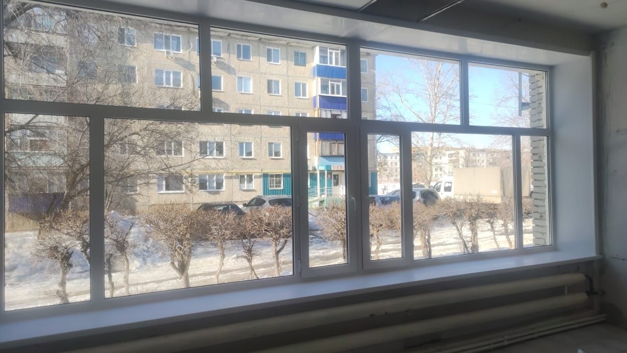 Сдам бутик под офис , торговую точку 75 м/кв  в ТЦ Золотой Ключик