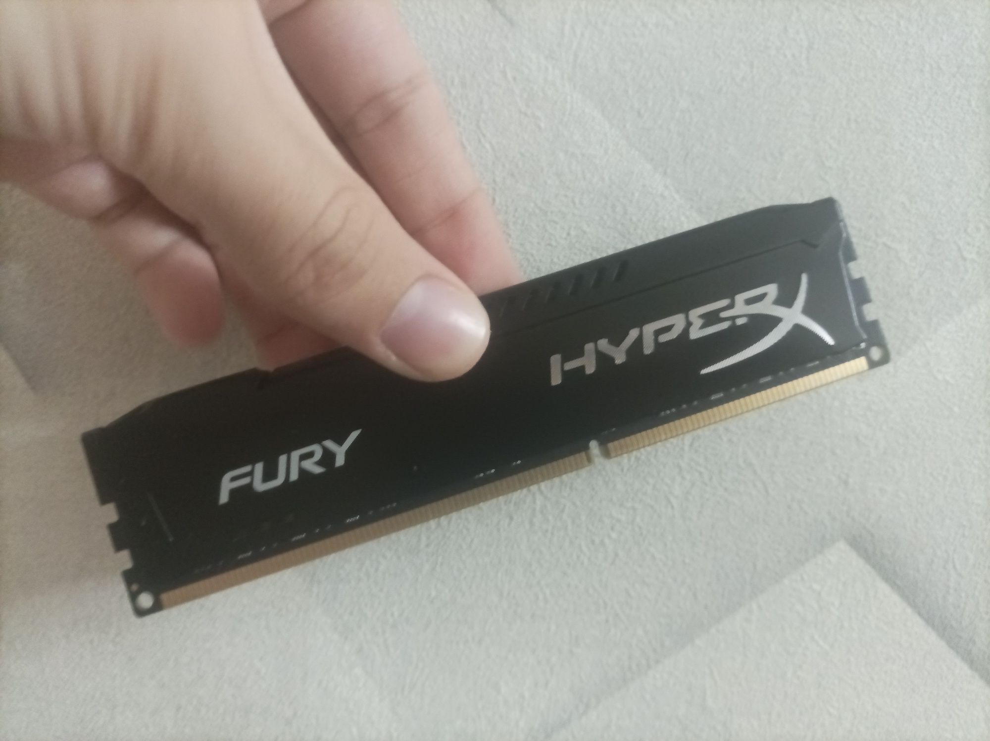 Продам быстро оперативную память DDR3 HYPER X FURY Kingston
