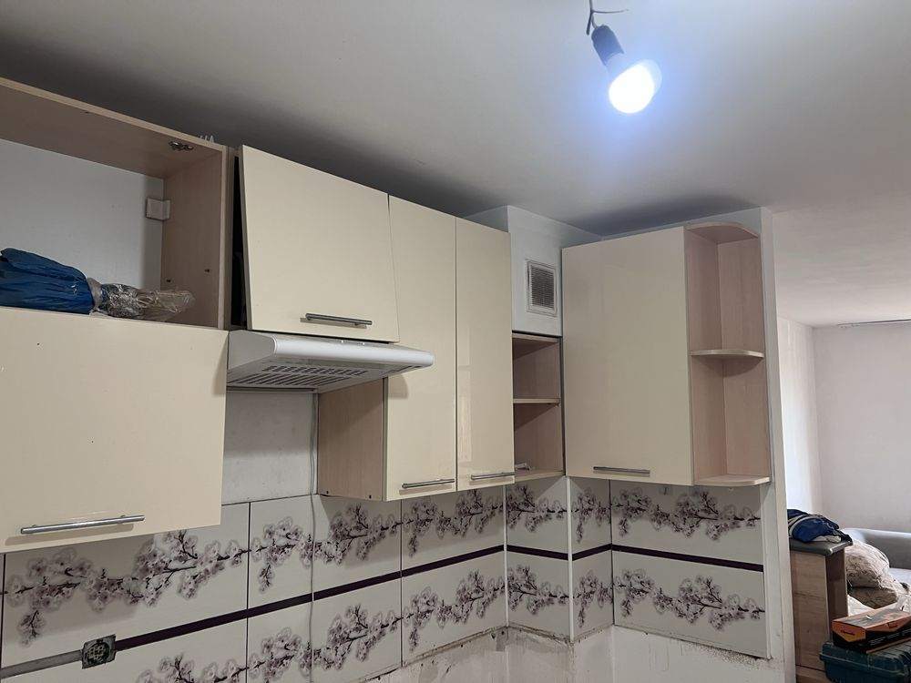 Срочно продам кух гарнитуру бу